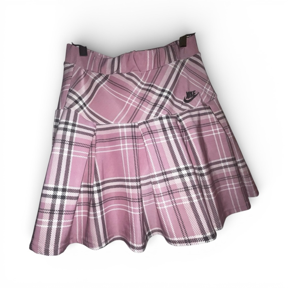 Nike Women's Skater Skirt in Pink Plaid-Extra large with built in undershort